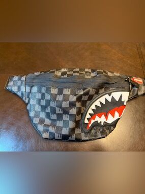 New Sprayground Shark Mouth Black Gray Crossbody Fanny Pack Bag Large